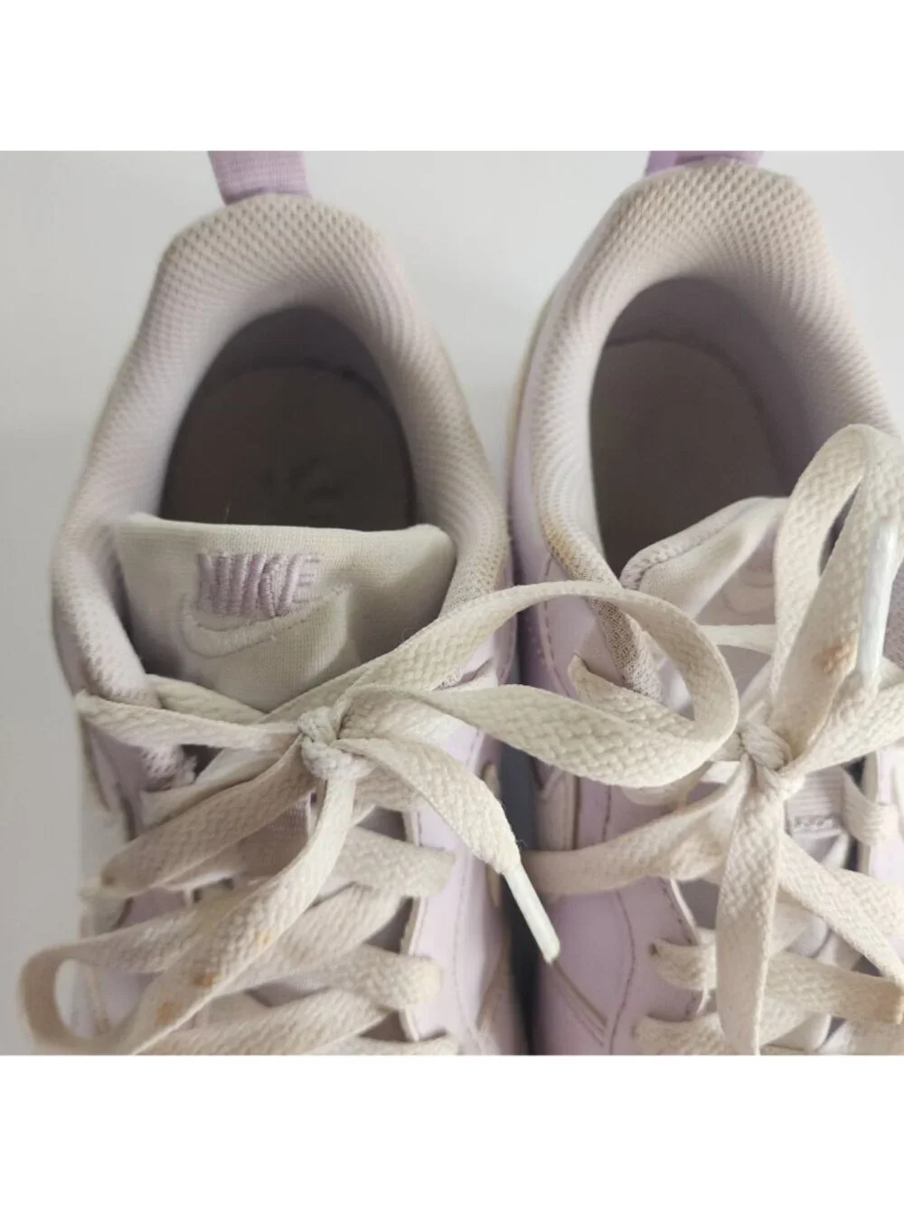 Nike sneakers white lilac size 5 Youth